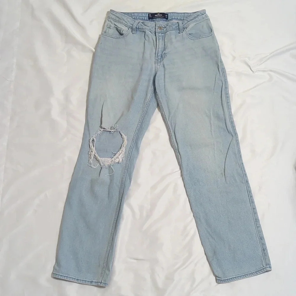 Hollister Low-Rise '90s Vintage Straight, Color Light Wash Size 28